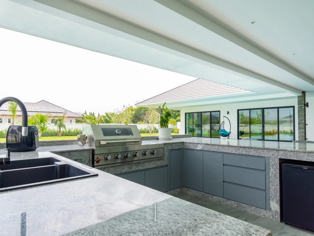 Stylish Villa Sale Hua Hin