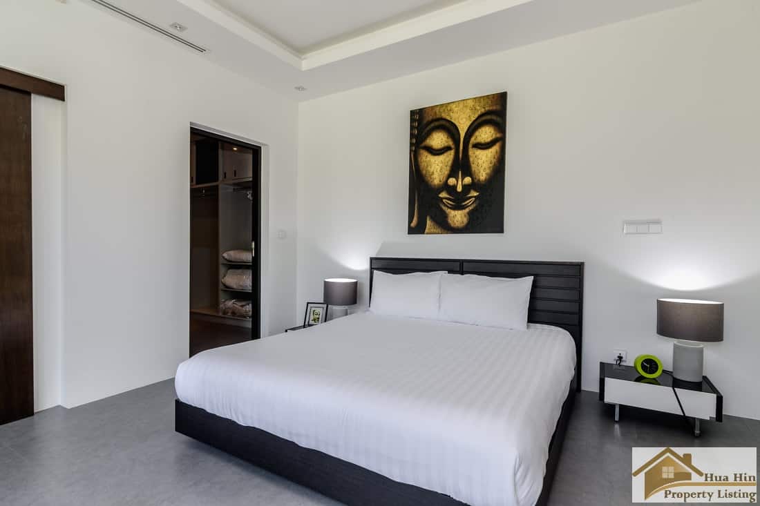 Magnificent Estate Villa Hua Hin Sales Opportunity