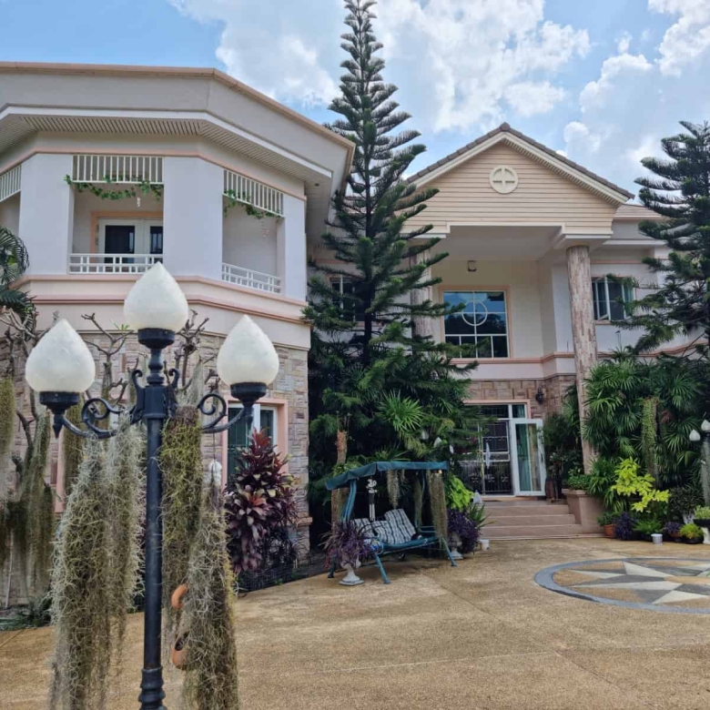 Luxury Pool Villa For Sale in Borfai Hua Hin with Tropical Garden & Saltwater Pool