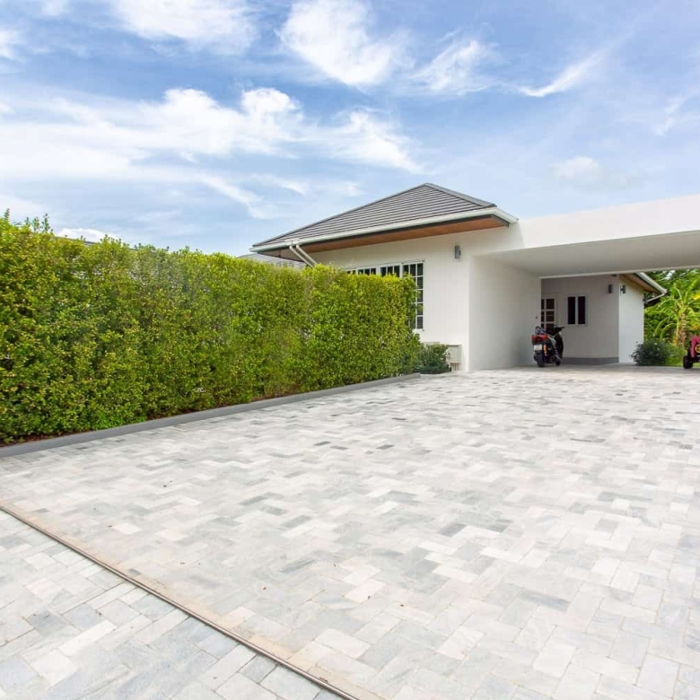 Villa Kitchen Modern Amenities