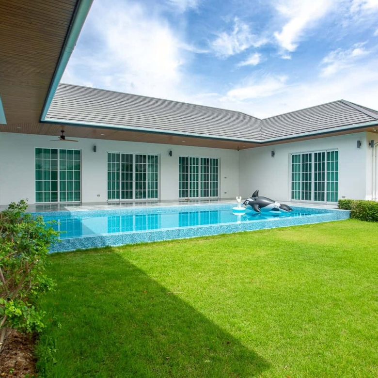 Villa Outdoor Terrace Space