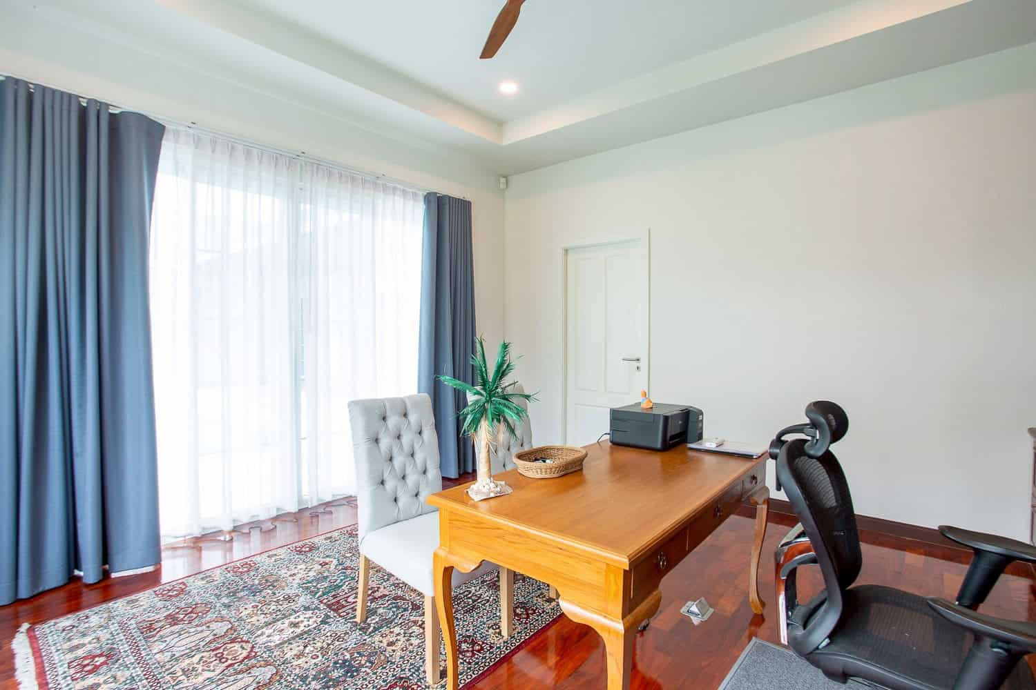 Outstanding Property Sales in Hua Hin Villa Pool Swimming Paradise