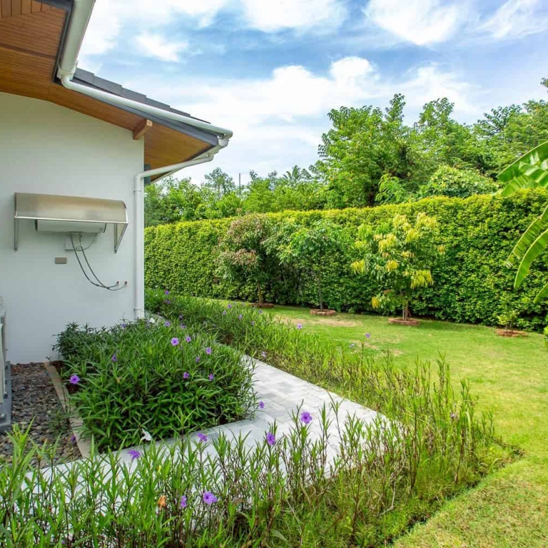 Beautiful Villa Garden Landscape