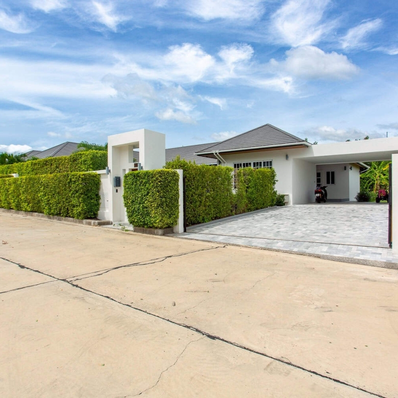 Villa Terrace Outdoor Living