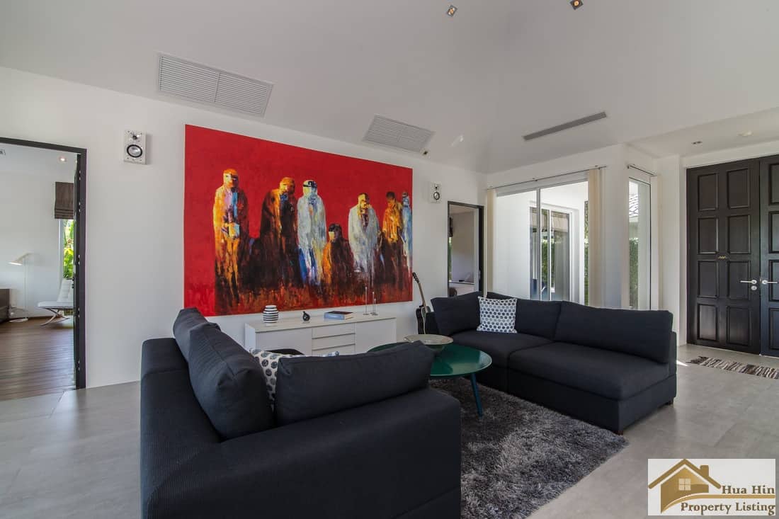 Impressive villa property Baan Ing Phu estate