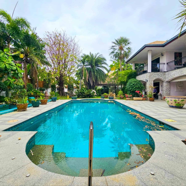 Modern Two Storey Villa Swimming Pool Area