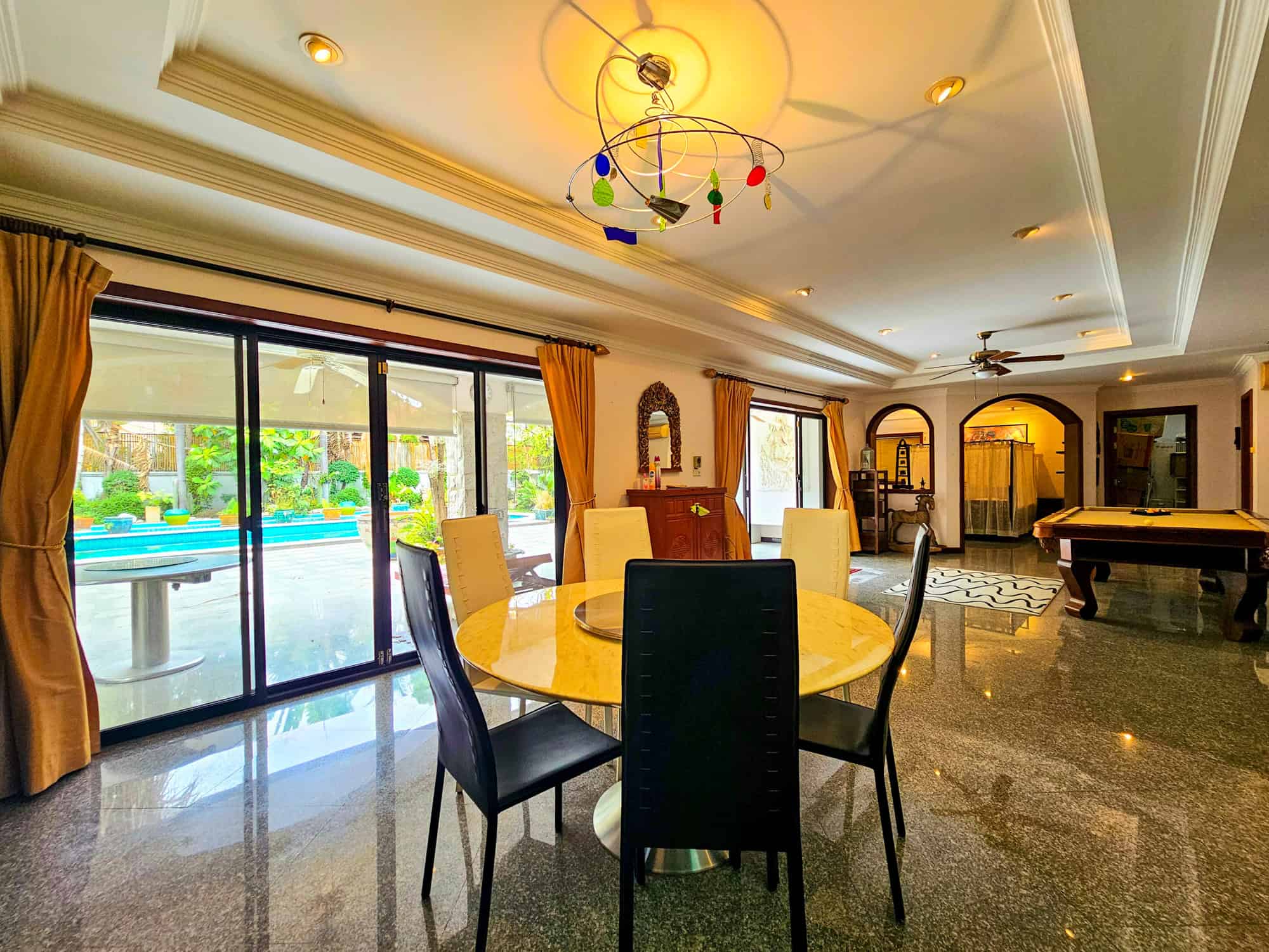 Spacious Villa Hua Hin Soi 114 Luxury Villa Outdoor Patio Space