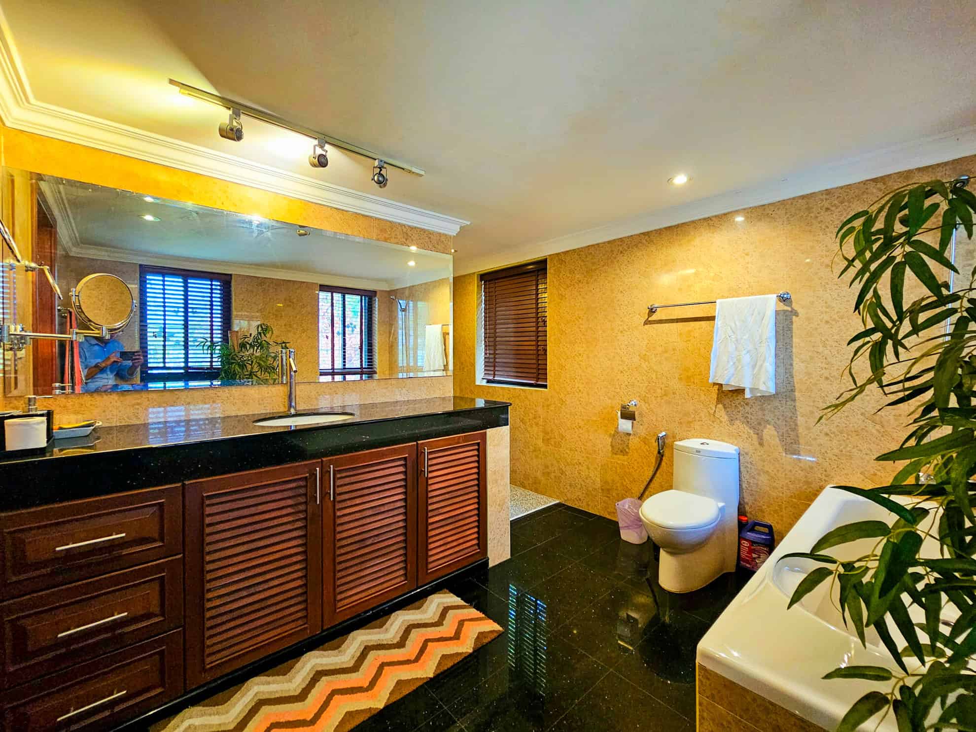 Elegant Villa In Hua Hin Soi 114 Modern Villa Laundry Utility Room