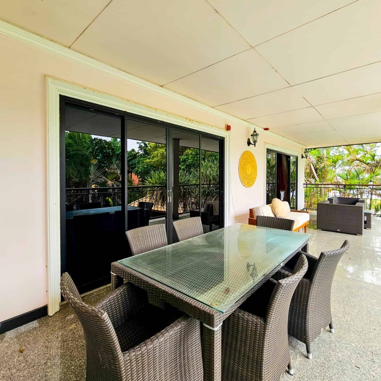 Modern Villa Security Camera System