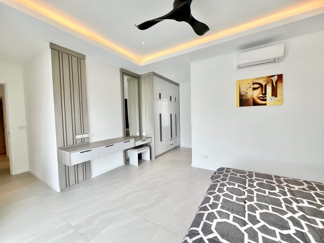 Modern Luxury Villa Sale