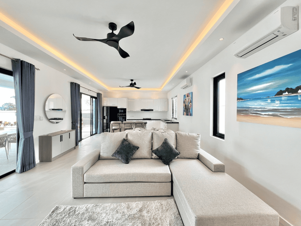 Modern Pool Villa Ready To Move