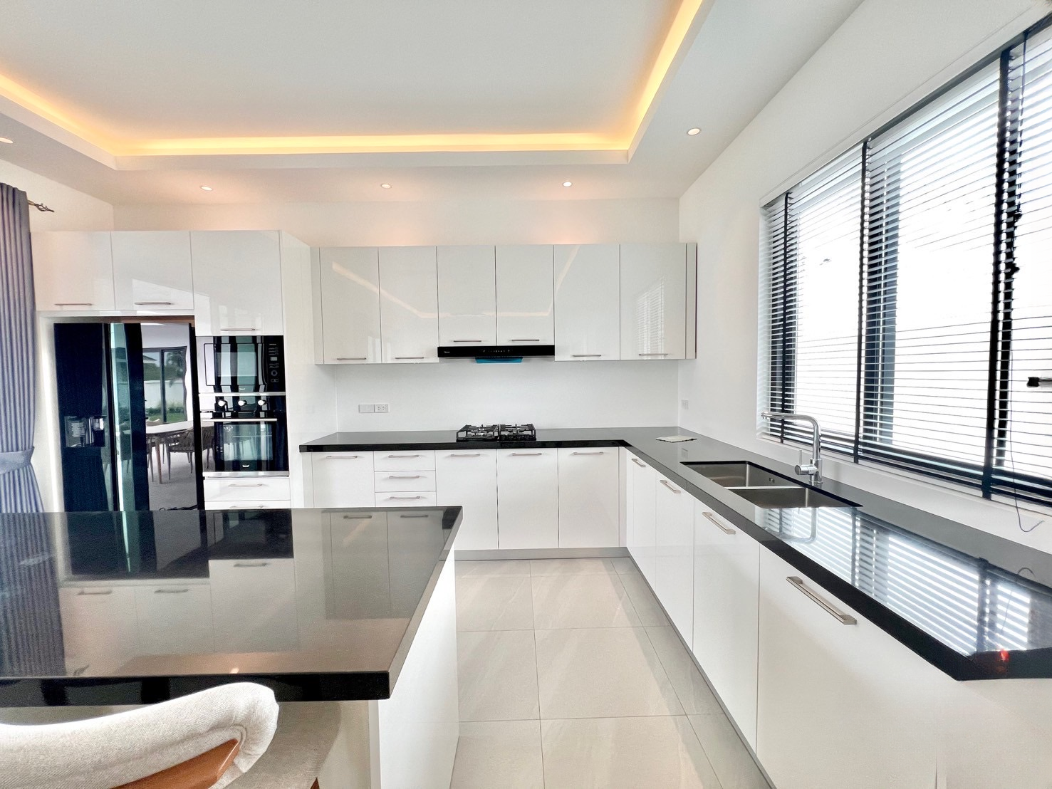 Brand New Luxury Construction