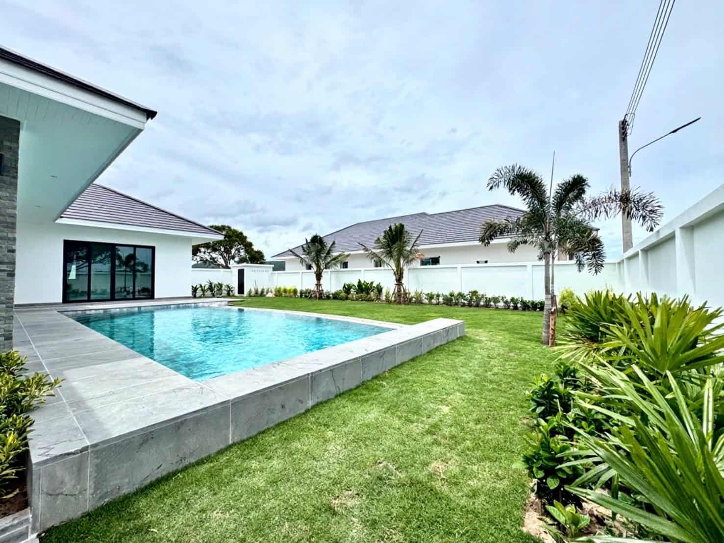 Luxury Villa With Pool Ready To Move Luxury Villa