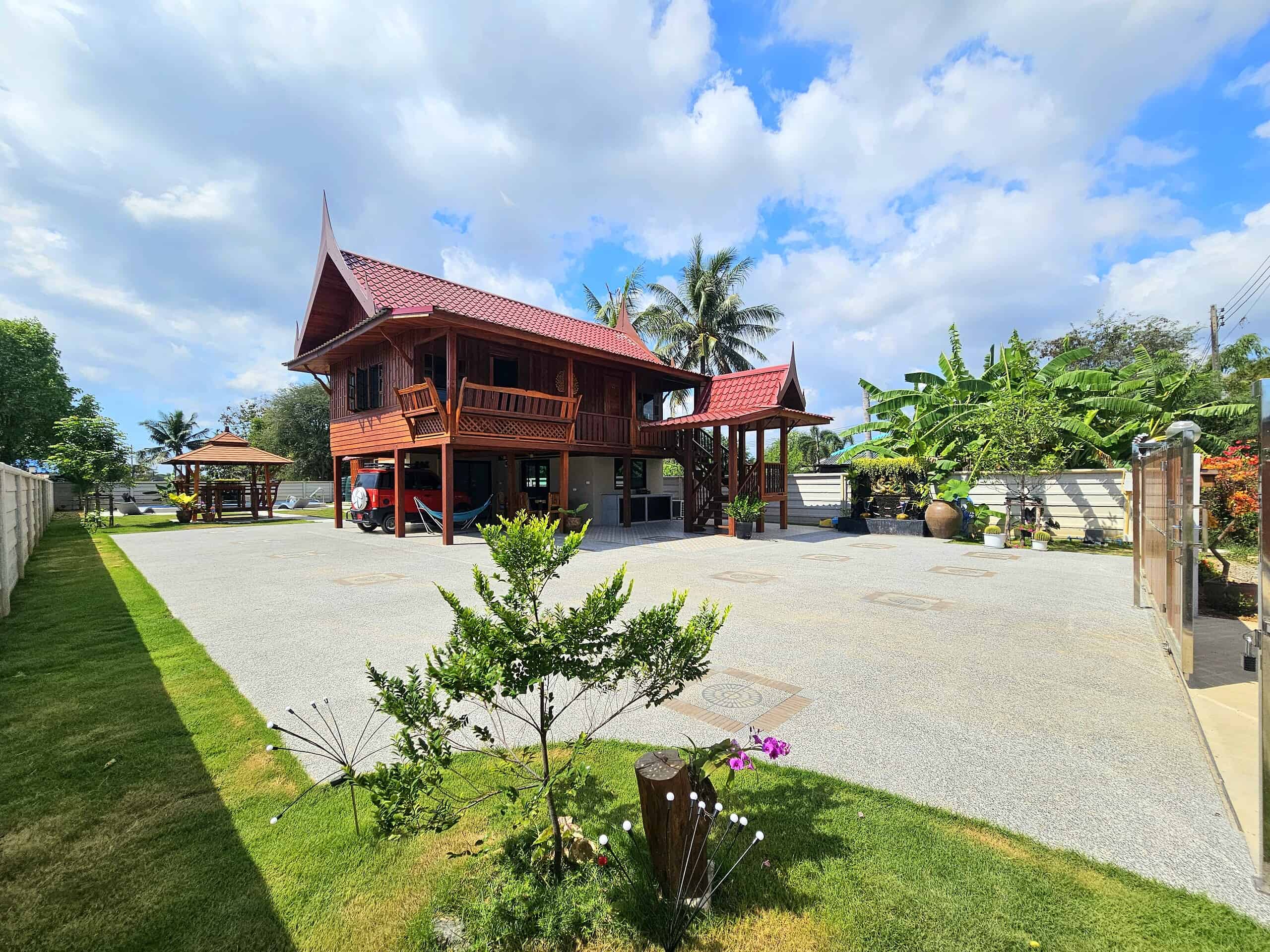 Luxury Thai Style Pool Villa Pranburi Luxury Swimming Pool Villa in Wang Pong