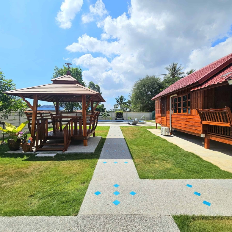 Contemporary Pool Villa Near Hospital