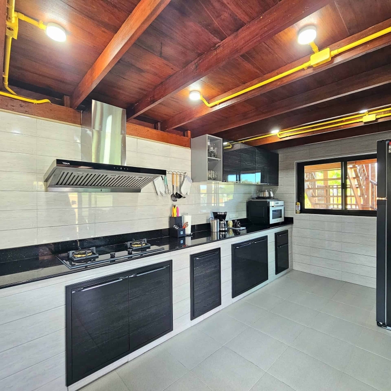 Stylish Thai Architecture Pool Villa