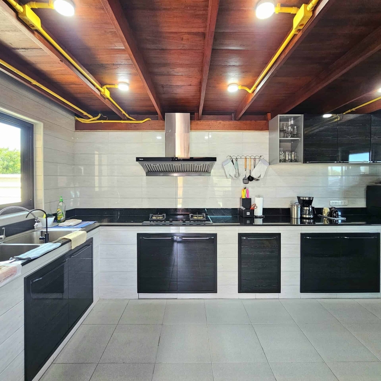 Beautiful Pool Villa Investment Opportunity