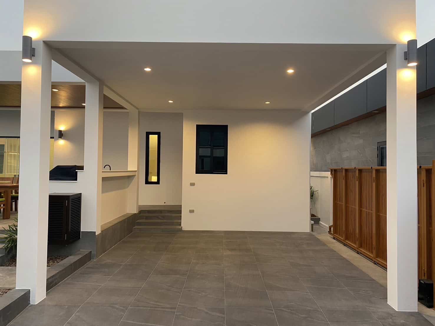 Solar Powered Luxury Villa Hillside Location