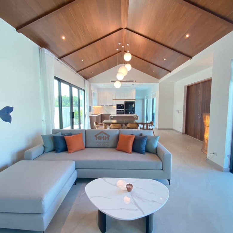 Villa Sale Hillside Hamlet Solar Features