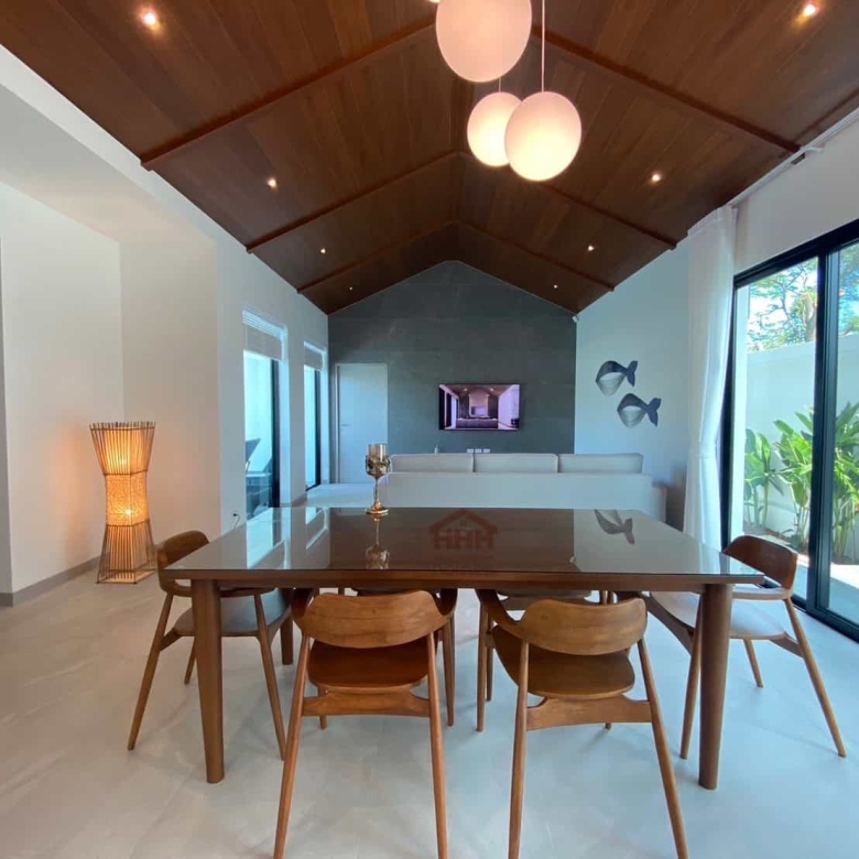 Luxury Thailand Villa Saltwater Pool System