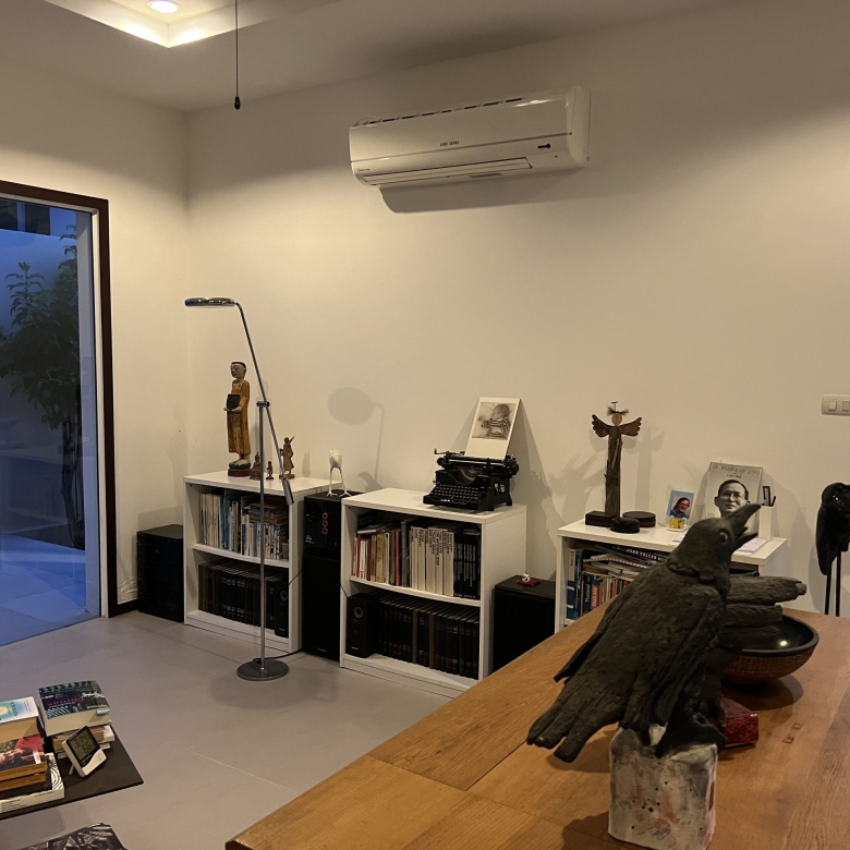 Modern villa amenities luxury lifestyle