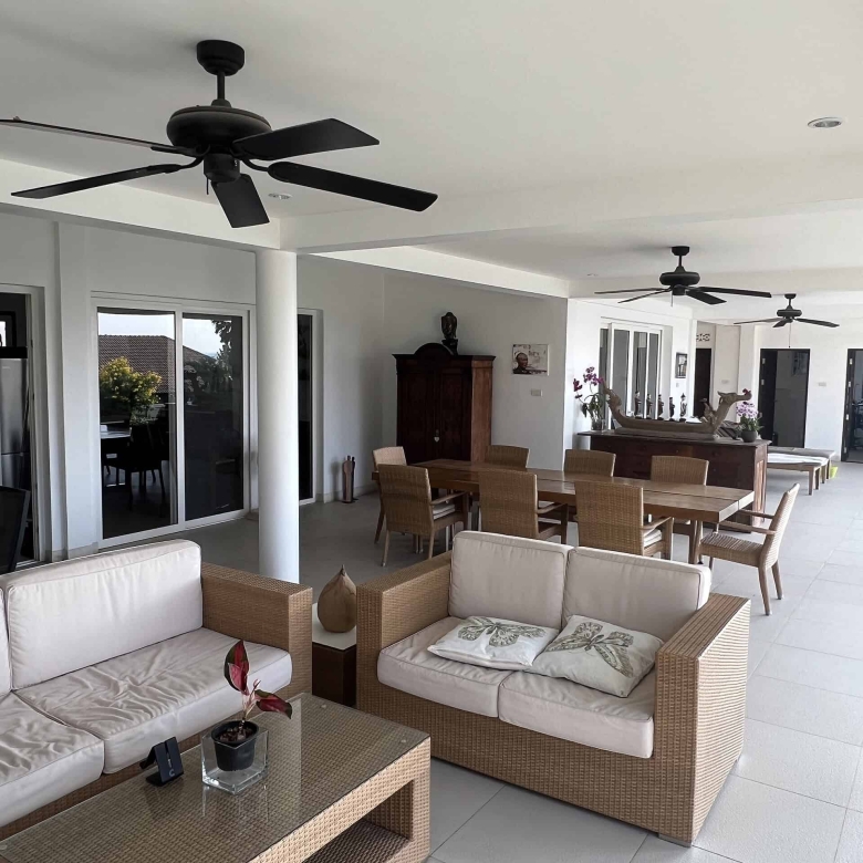 Luxury villa modern pool features
