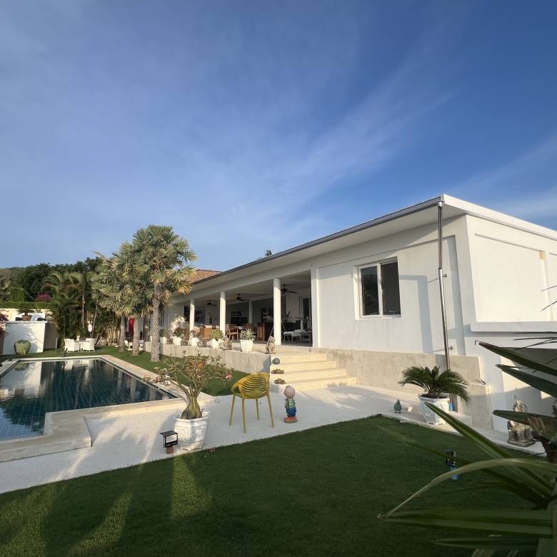 Modern 3-Beds Pool Villa for Sale in Prime Hua Hin Location