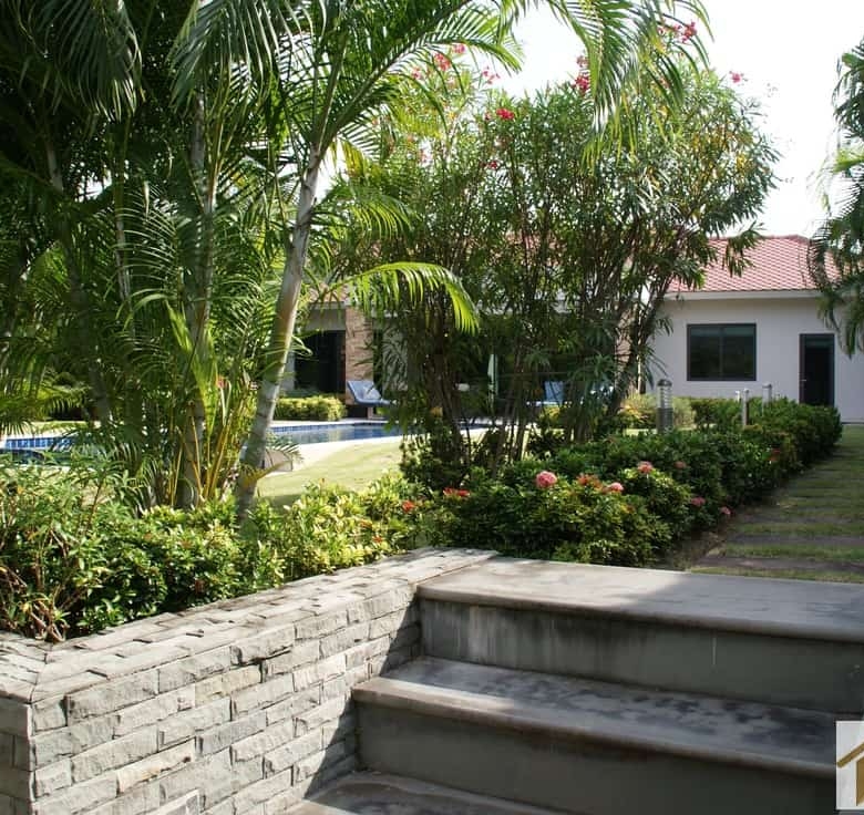 Modern Park Villa Baan Ing Phu Private Estate