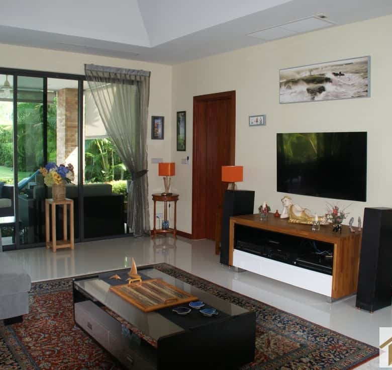 Modern Estate Villa Private Park