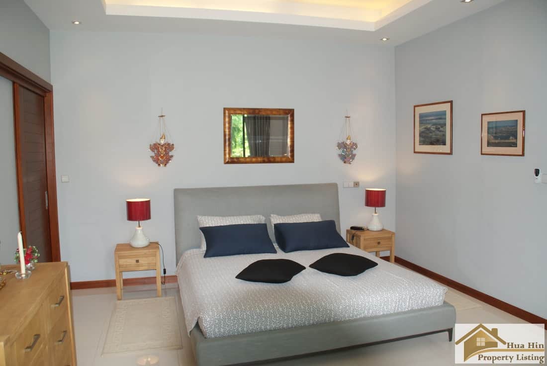 Modern Private Villa Estate Park