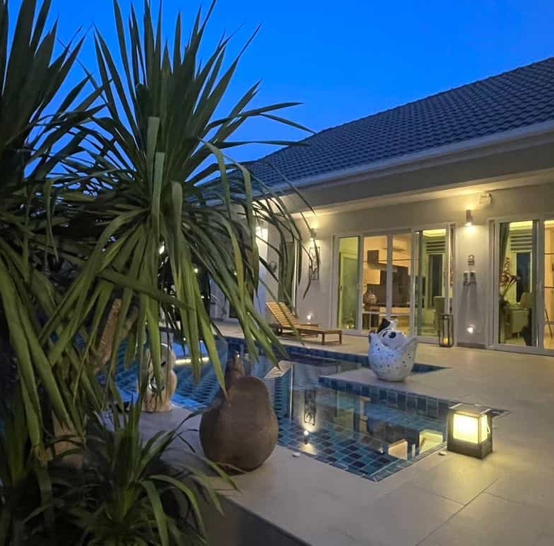 Modern Pool Villa with Jacuzzi For Sale in Hua Hin Baan Phu Thara