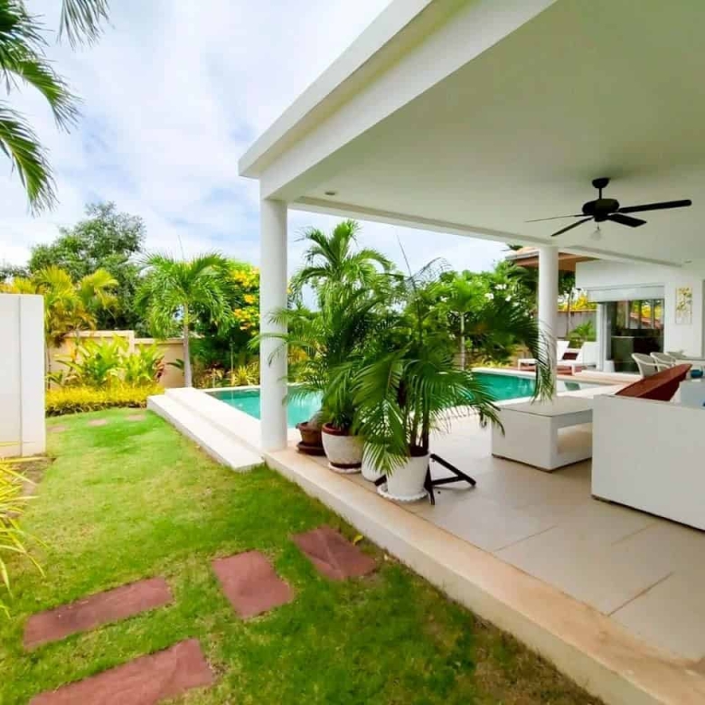 Luxury Villa with Pool in Premium Location