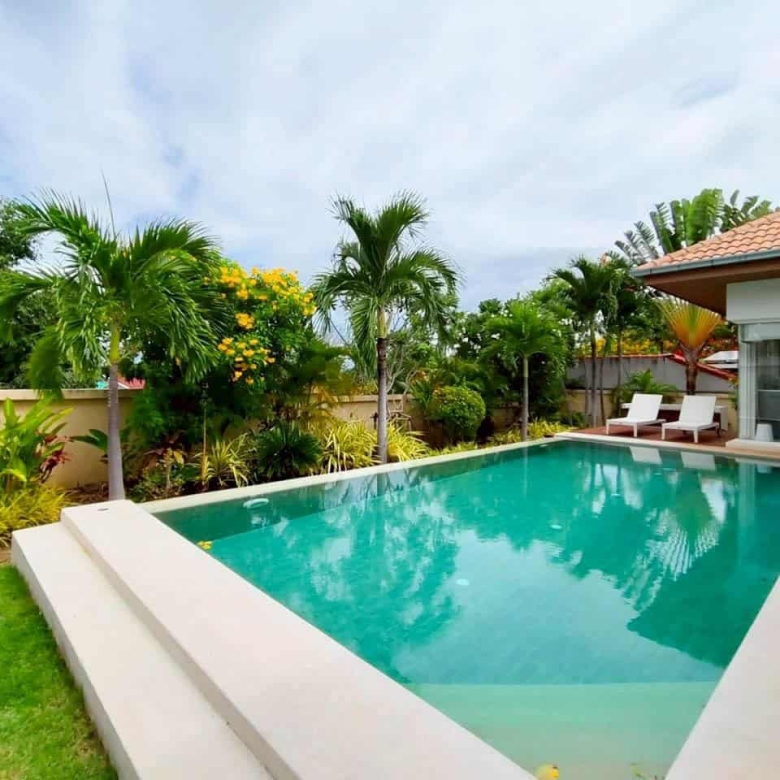 Stunning Pool Villa Near Championship Golf Resort