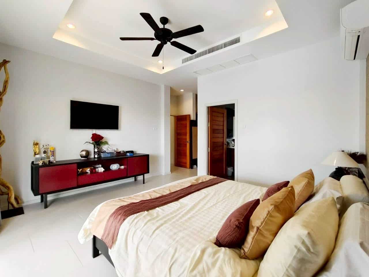 Luxury Hua Hin Golf Course Villa Luxury Villa Property Close to Golf Course