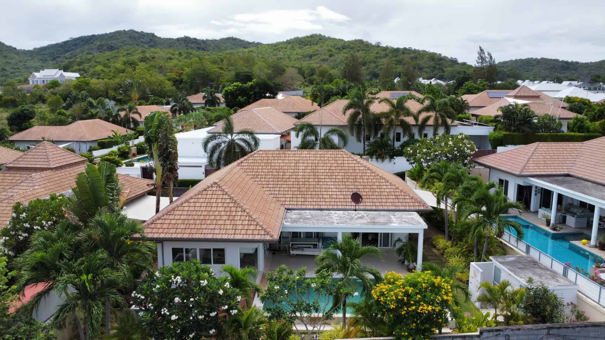 Luxury Hua Hin Villa Property Sale Stunning Villa Home with Swimming Pool