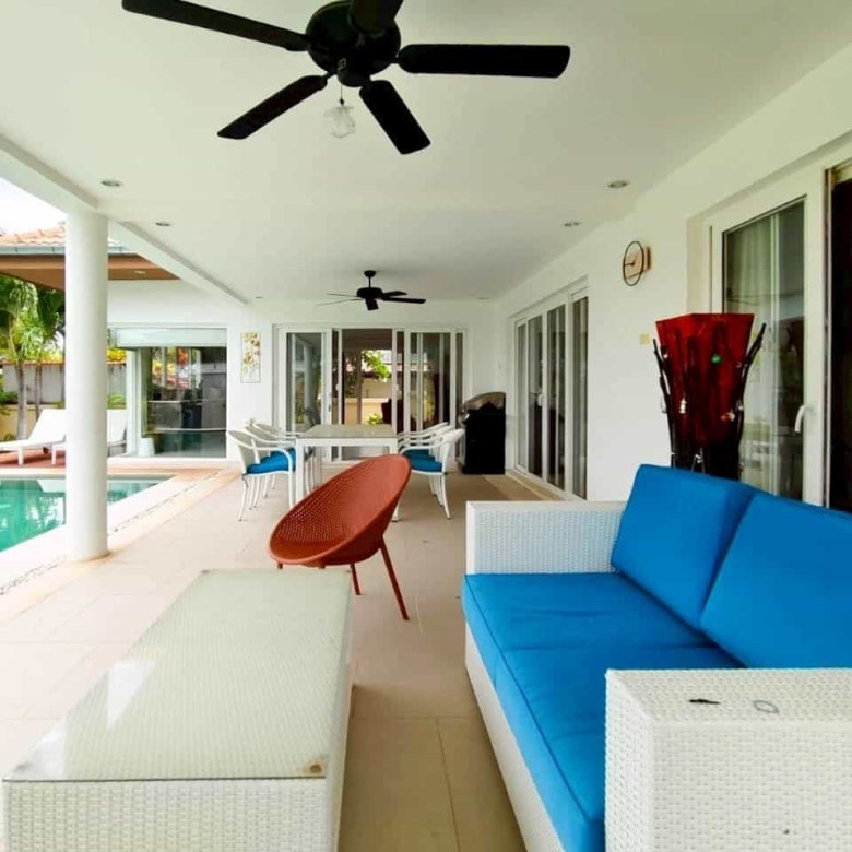 Beautiful Villa Property in Exclusive Hillside Community