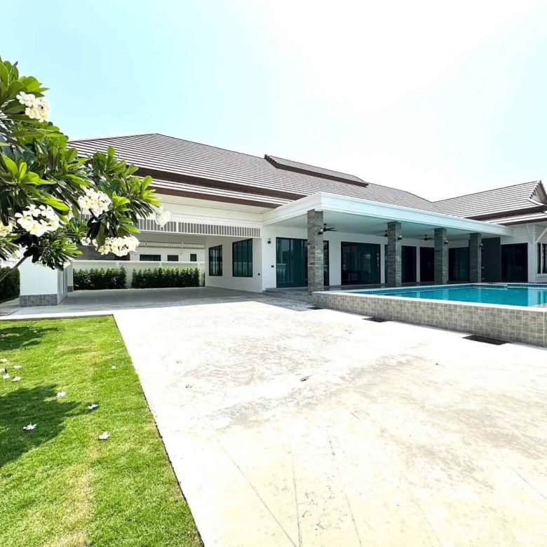 Family Plumeria Residence Private Pool Space