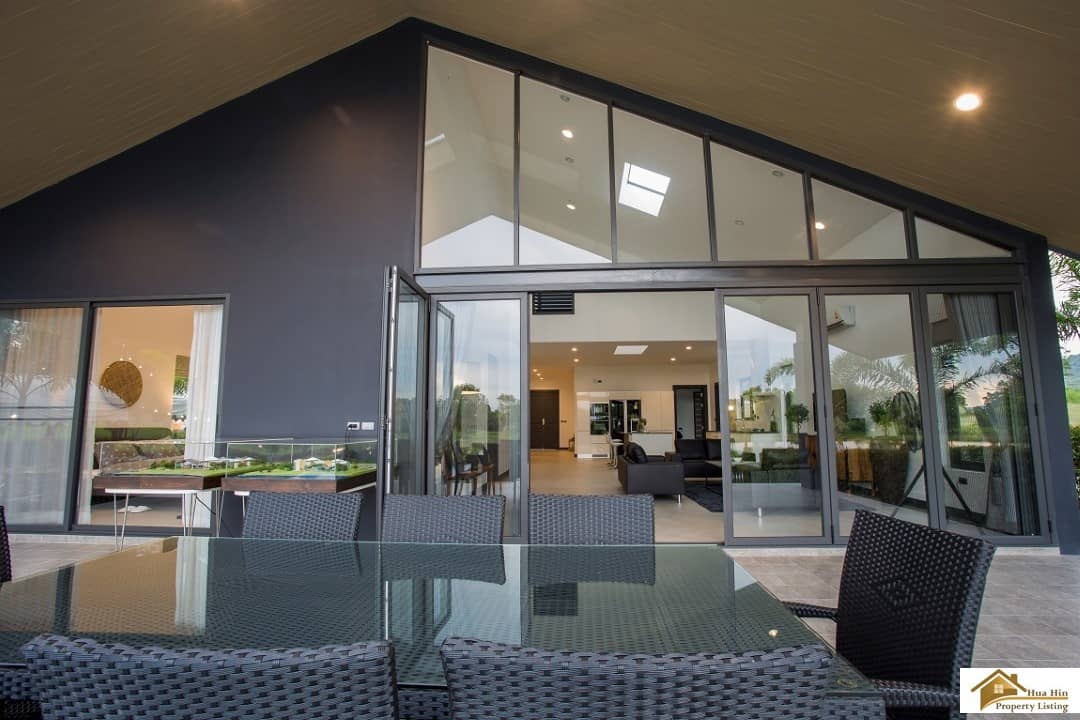 Luxury Property Quality Views Lake Setting Sale