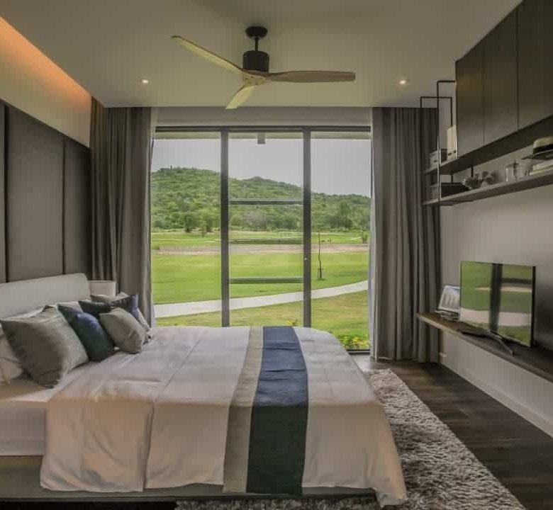 Luxury Hua Hin condo with stunning golf course panorama
