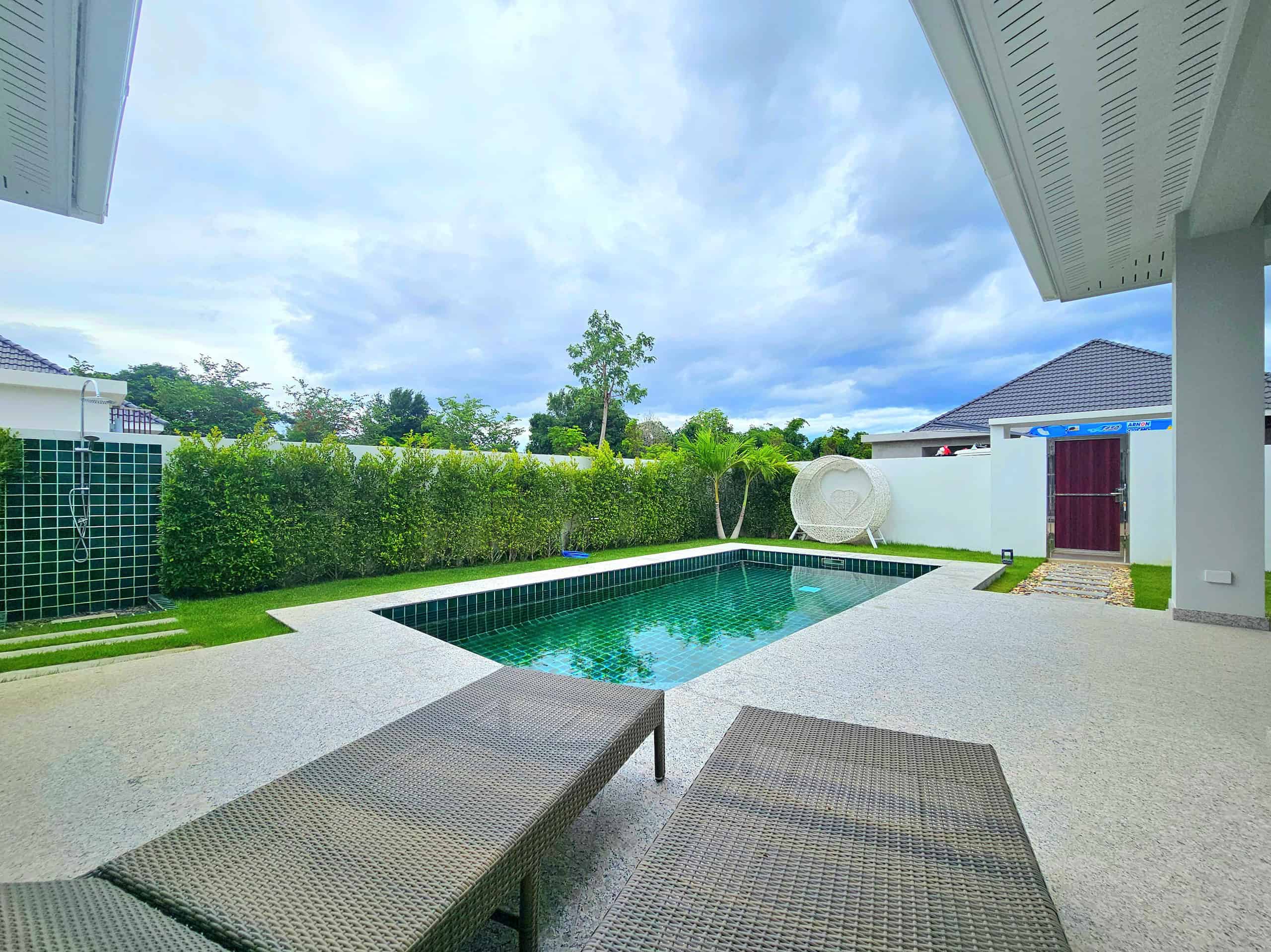 Smart Home Villa Living Tropical garden landscape villa grounds
