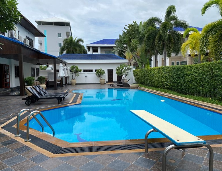 Luxury Six Bedroom Pool Villa Hua Hin City Center