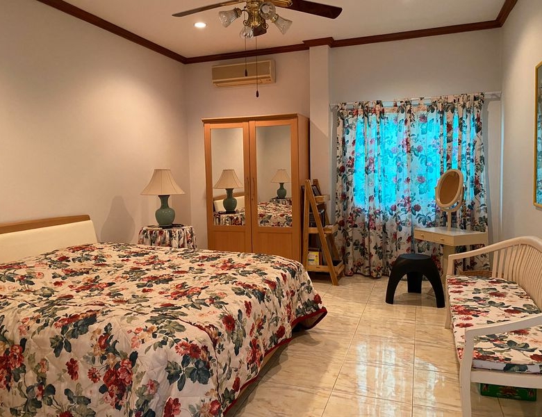 Impressive Villa Hua Hin Sale