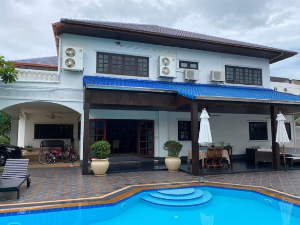 Spacious Two Story Pool Villa Hua Hin