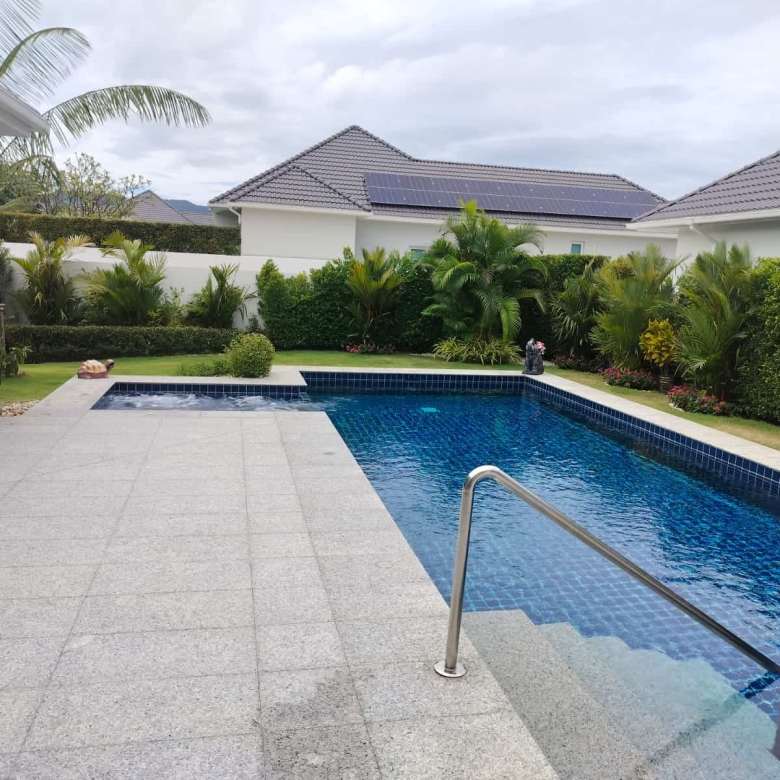 Spacious Balcony Mountain Golf Views