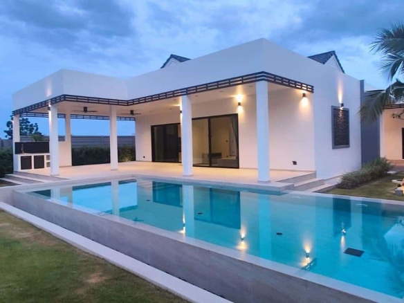 Modern Mountain View Villa Pool