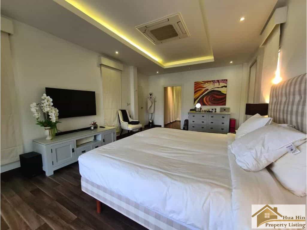 Desirable Property Outdoor Entertainment Area Spectacular Golf Course Villa with Pool Hua Hin