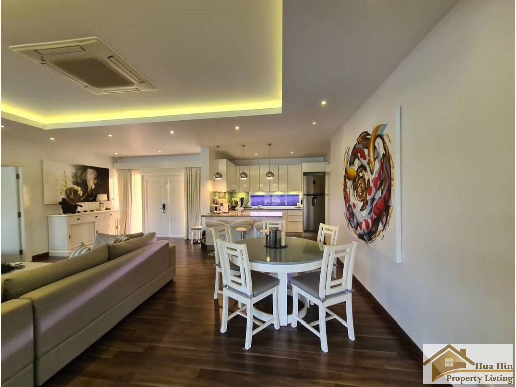 Contemporary Pool Villa Black Mountain Community