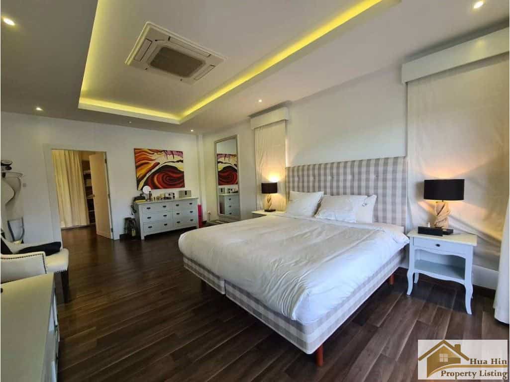 Stylish Villa Modern Comforts Elegant Villa Black Mountain Golf Course Thailand