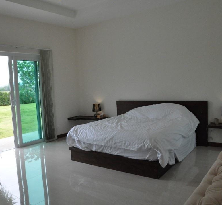 Luxury Villa Sales Showcase