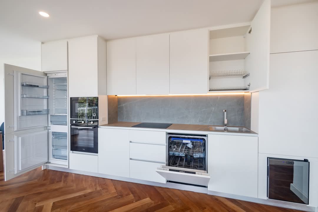 Upscale Beachfront Condo Stunning Seaside Views